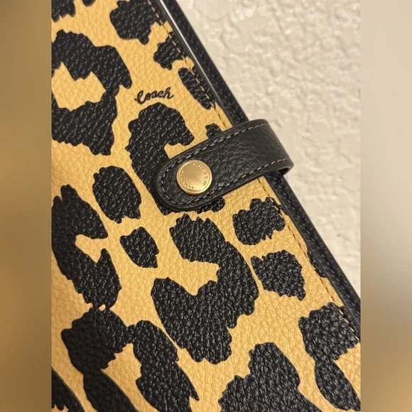 Coach Notebook With Leopard Print NWT Limited in Gold/Leopard